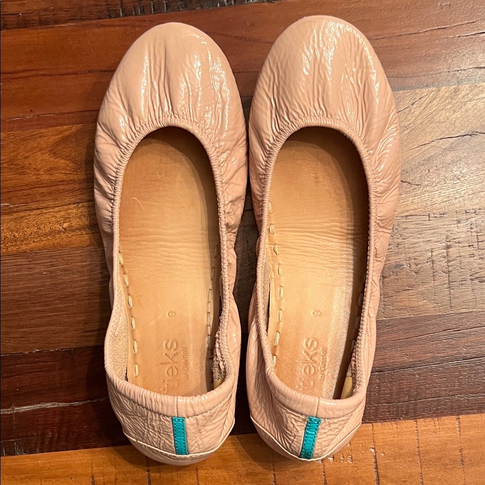 Sleek Tiek Women's Nude Ballet Flats